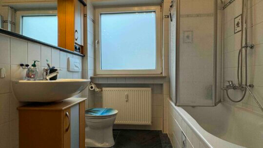 Bad mit Wanne