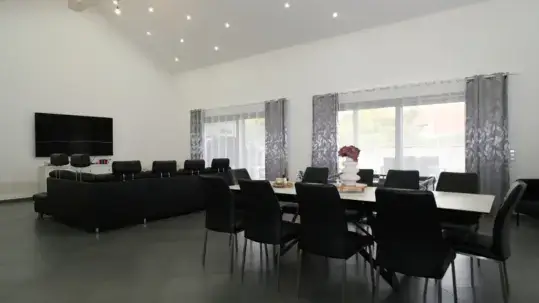 Wohn- und Essbereich (EG)