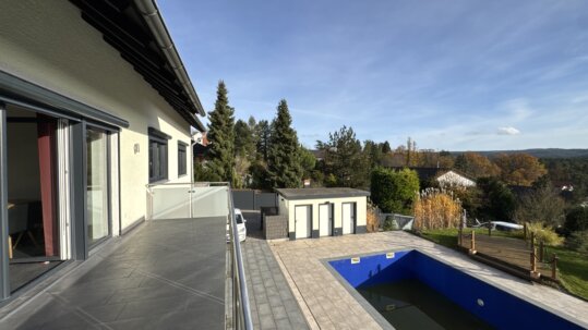 Große Terrasse mit Panoramablick