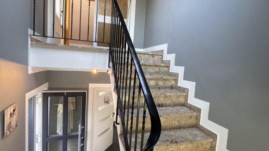 Eingangsbereich mit Treppenhaus