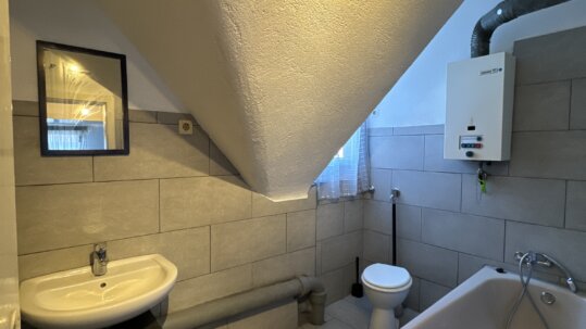 Badezimmer mit Wanne