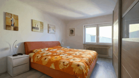 Schlafzimmer (1.OG)